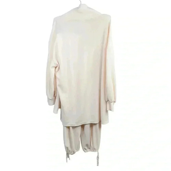 NAP Loungewear Ivory Fleece Oversized Sweatshirt Hoodie And Jogger Pants Set - Picture 3 of 13